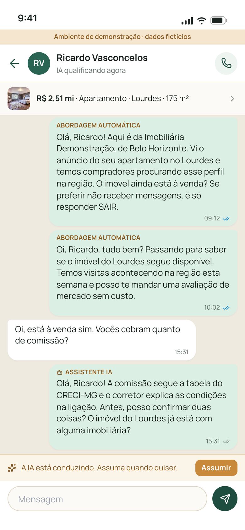 Conversa com o proprietário no celular, com o imóvel fixado no topo