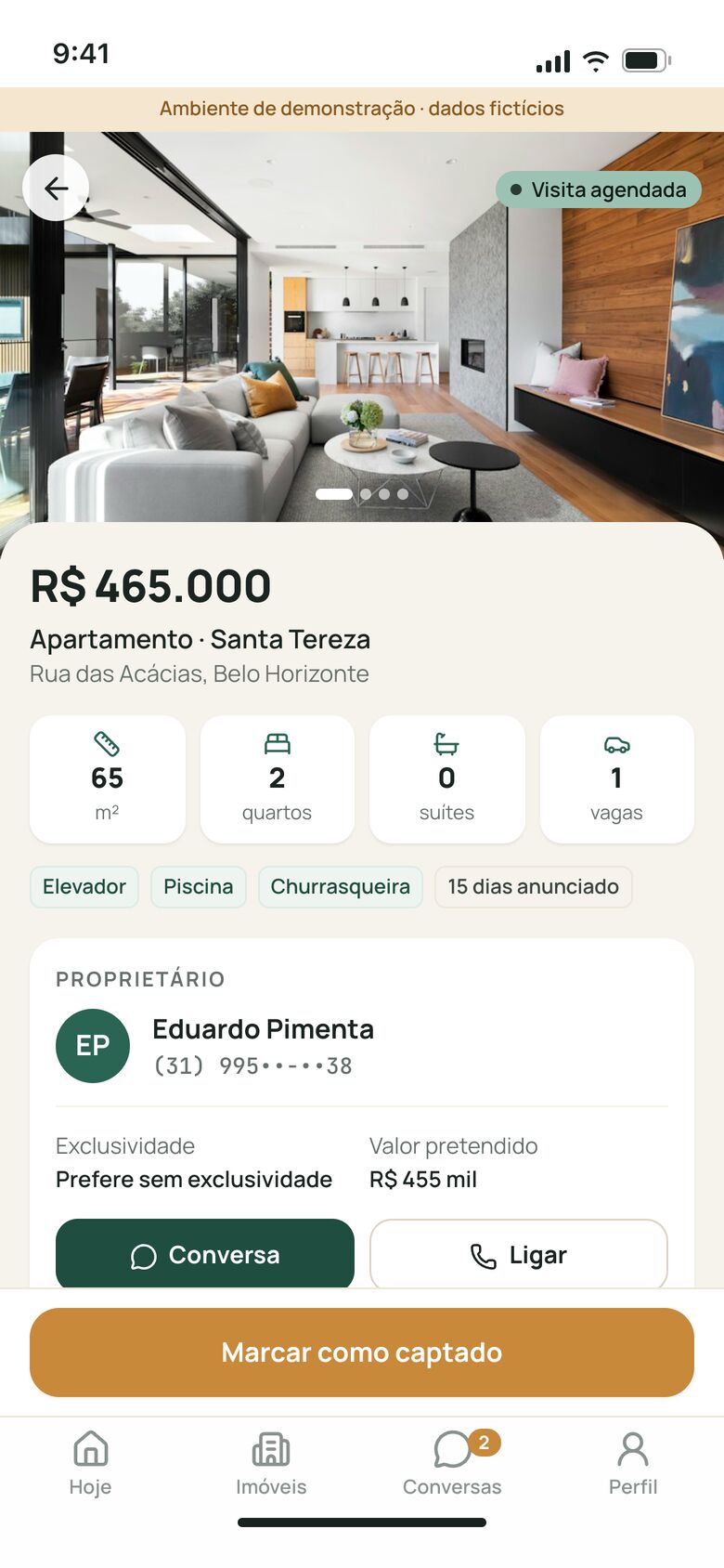 Ficha do imóvel no celular do corretor para levar na visita